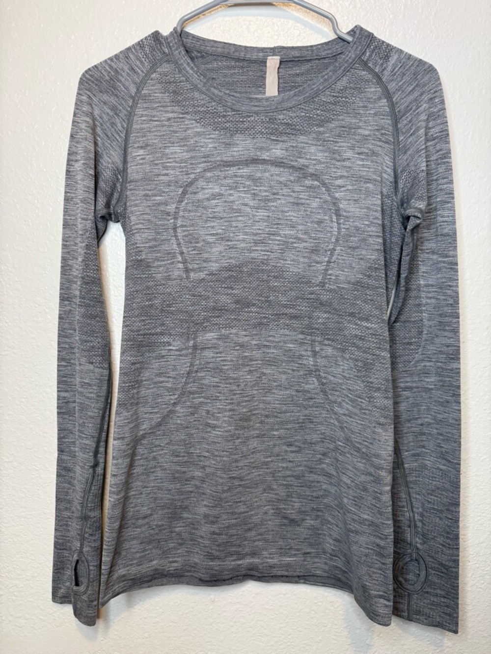 Lululemon Gray Swiftly Tech Long Sleeve Top With Thumbholes Size 6 Workout Gym